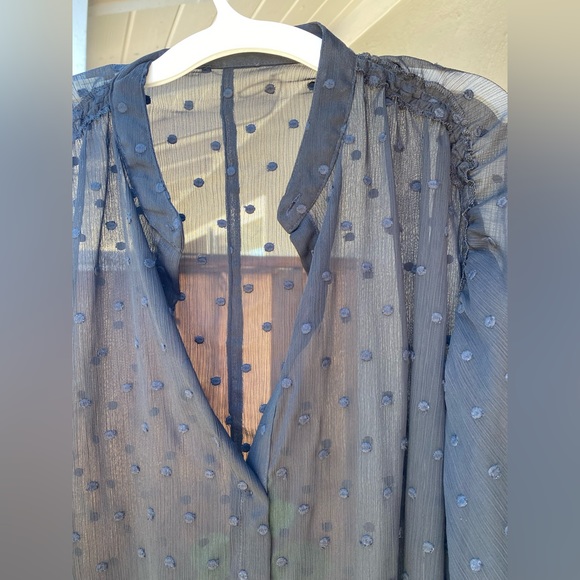 EXPRESS Sheet Hi Low Detailed Blouse; Size M - Picture 2 of 12